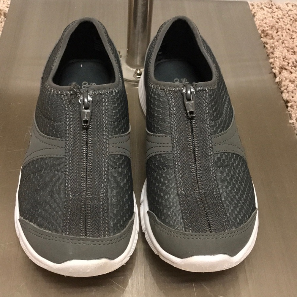 STRICKLY COMFORT WALKING SHOES